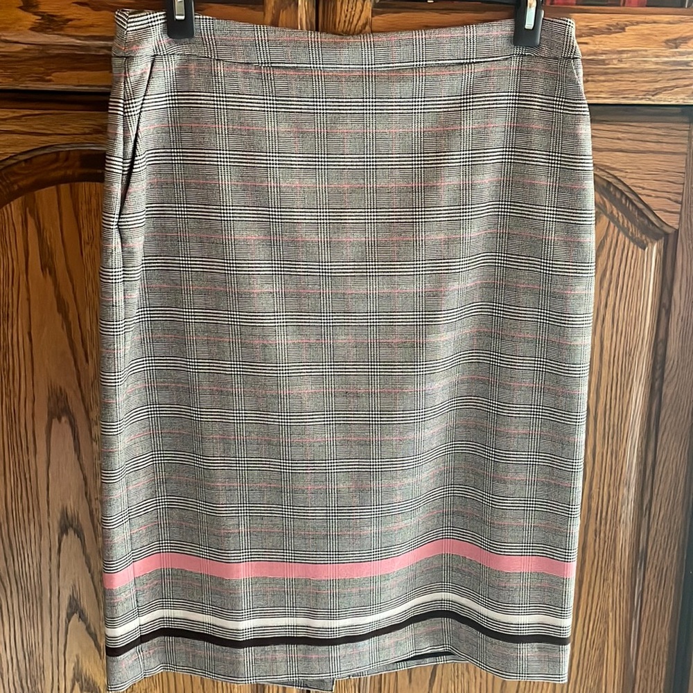 Halogen black and pink plaid lined skirt